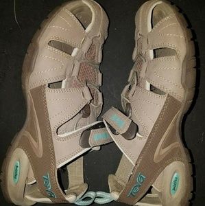 Women's Teva Hiking/Water shoes
